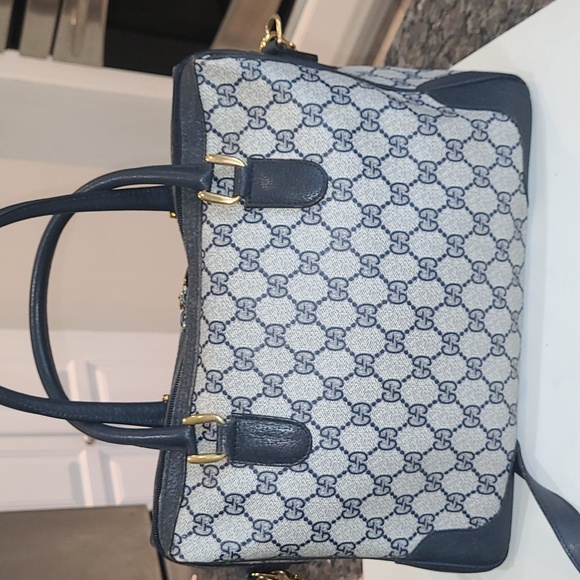 ***SOLD**GUCCI MONOGRAM 2- WAY BAG WITH DUAL ZIPPERS & REMOVEABLE STRAP - Picture 10 of 16